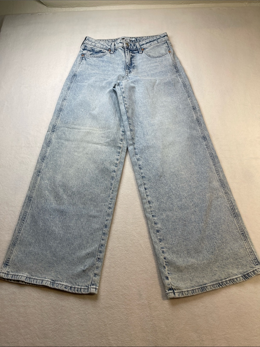 CELEBRITY PINK SIZE 9/29 Wide Leg Light Wash Women's Jeans - Classic Light Blue